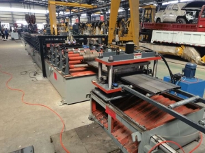 f_4343f9048b8e5722a97d5f7e7c822c75.jpeg 车厢板设备
